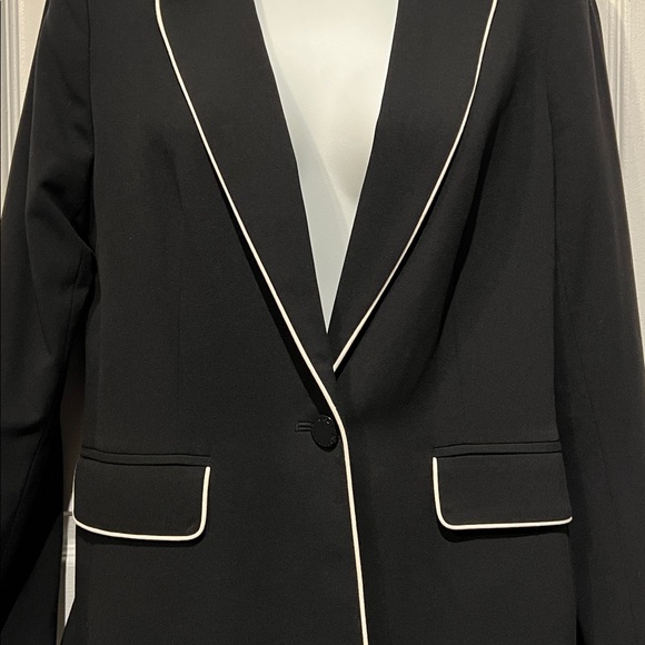 Karl Lagerfeld Black with White Piping Lined Blazer Size 4 - Picture 3 of 12